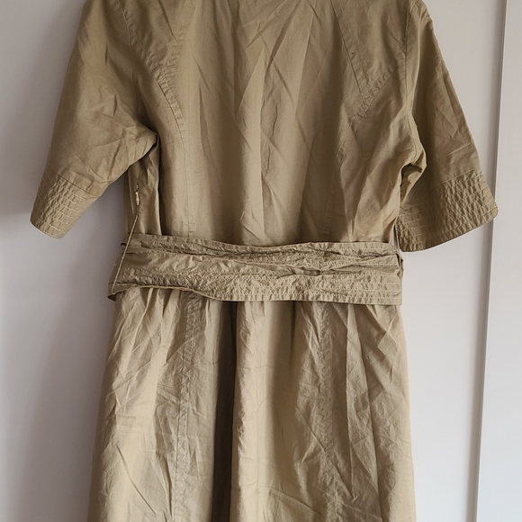 Dress - Picture 3 of 3